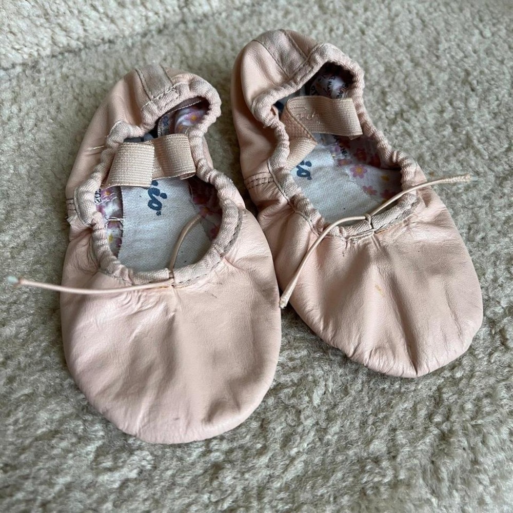 Ballet Capezio "Daisy" Leather  Full Sole Flat Shoes for Toddler Girls Size 10.5